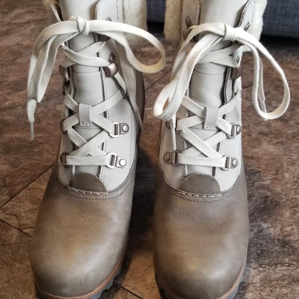Sorel Women's Sherpa-Lined Heeled Winter Boot, Size 7 - Picture 3 of 7